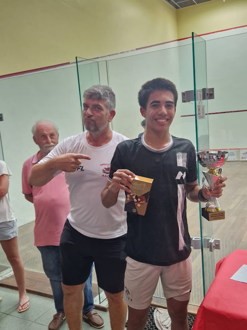 Mathias Bezandry avec sa coupe